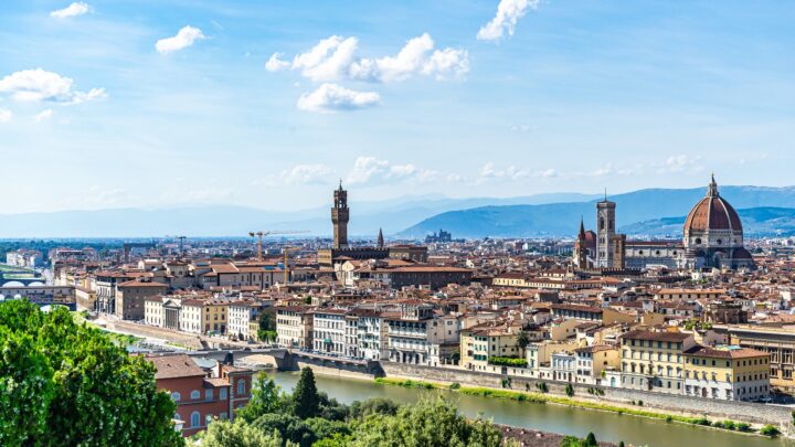 Overtourism when too much tourism kills cities of art